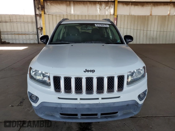 2017 Jeep Compass Sport SE z VIN 1C4NJCBA0HD124333, wystawiony jako Copart lot #61236415 z przebiegiem 151 793 mil mil oraz Czysty tytuł • Clean title. Historia ofert i sprzedaży dostępna na DreamBid. Obrazek 5.