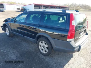 2006 Volvo XC70 with VIN YV4SZ592061228435, listed as a IAAI auction lot 41978481 with 261,784 mi miles. Bid and sale history available at carsss.com. Image 3.