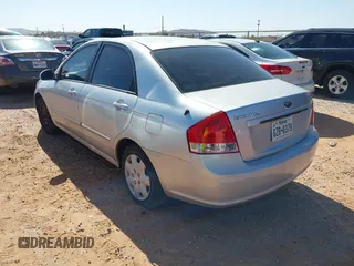 2008 Kia Spectra EX z VIN KNAFE122185524933, wystawiony jako IAAI lot #41950696 z przebiegiem 243 423 mil mil oraz . Historia ofert i sprzedaży dostępna na DreamBid. Obrazek 3.
