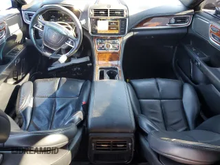 2018 Lincoln Continental Livery with VIN 1LN6L9HK9J5606425, listed as a Copart auction lot 86798834 with 116,879 mi miles and Salvage Title. Bid and sale history available at carsss.com. Image 8.