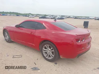 2013 Chevrolet Camaro LT z VIN 2G1FB1E32D9199408, wystawiony jako IAAI lot #42140199 z przebiegiem 204 629 mil mil oraz . Historia ofert i sprzedaży dostępna na DreamBid. Obrazek 3.