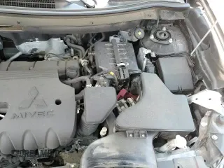 2020 Mitsubishi Outlander SE z VIN JA4AD3A31LZ016172, wystawiony jako Copart lot #81202865 z przebiegiem 81 783 mil mil oraz Szkoda całkowita • Salvage title. Historia ofert i sprzedaży dostępna na DreamBid. Obrazek 17.