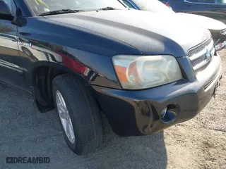 2006 Toyota Highlander Hybrid with VIN JTEEW21A560025410, listed as a IAAI auction lot 41766852 with 173,239 mi miles. Bid and sale history available at carsss.com. Image 6.