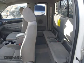 2006 Toyota Tacoma z VIN 5TETX22N46Z290264, wystawiony jako IAAI lot #41355676 z przebiegiem 359 050 mil mil oraz . Historia ofert i sprzedaży dostępna na DreamBid. Obrazek 8.