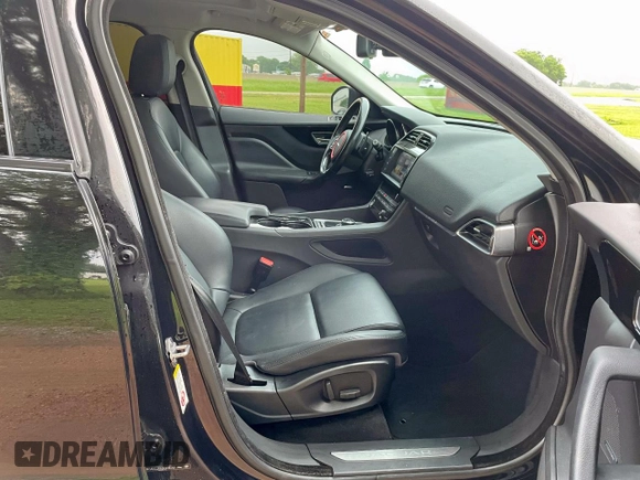 2017 Jaguar F-Pace 20d Premium with VIN SADCJ2BN9HA096252, listed as a Copart auction lot 55564935 with 98,439 mi miles and Clean Title. Bid and sale history available at DreamBid. Image 5.