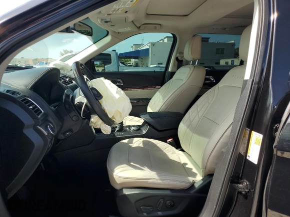 2019 Ford Explorer Platinum z VIN 1FM5K8HT1KGA49601, wystawiony jako Copart lot #56636955 z przebiegiem 56 913 mil mil oraz Szkoda całkowita • Salvage title. Historia ofert i sprzedaży dostępna na DreamBid. Obrazek 7.