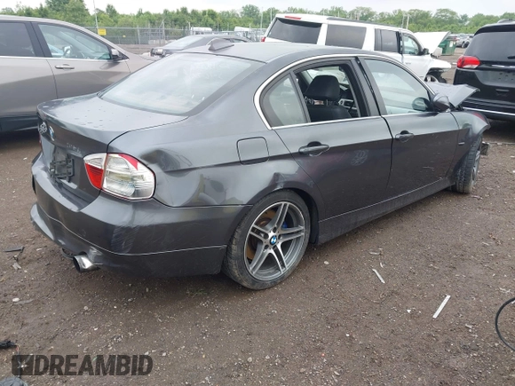 2008 BMW 3 Series 335i z VIN WBAVB73508PA66373, wystawiony jako IAAI lot #42307099 z przebiegiem 121 291 mil mil oraz . Historia ofert i sprzedaży dostępna na DreamBid. Obrazek 4.