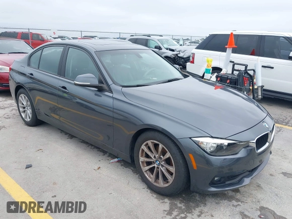 2016 BMW 3 Series 320i xDrive z VIN WBA8A3C53GK551754, wystawiony jako IAAI lot #42399516 z przebiegiem 135 571 mil mil oraz . Historia ofert i sprzedaży dostępna na DreamBid. Obrazek 1.