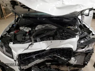 2022 Jaguar F-Pace SVR z VIN SADCZ2EE9NA692588, wystawiony jako Copart lot #52247135 z przebiegiem 52 957 mil mil oraz Szkoda całkowita • Salvage title. Historia ofert i sprzedaży dostępna na DreamBid. Obrazek 13.
