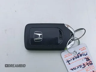 2016 Honda Fit EX z VIN JHMGK5H71GX041650, wystawiony jako IAAI lot #42658304 z przebiegiem 142 904 mil mil oraz . Historia ofert i sprzedaży dostępna na DreamBid. Obrazek 11.