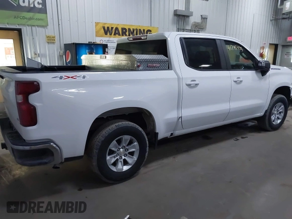 2023 Chevrolet Silverado 1500 LT with VIN 2GCUDDED8P1101634, listed as a IAAI auction lot 41745435 with 92,444 mi miles. Bid and sale history available at carsss.com. Image 4.