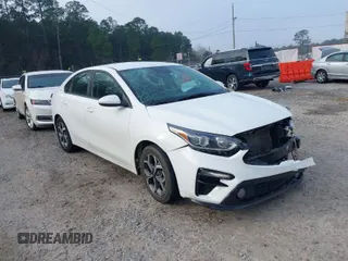 2020 Kia Forte LXS with VIN 3KPF24AD8LE150558, listed as a IAAI auction lot 41389156 with 141,682 mi miles. Bid and sale history available at carsss.com. Image 1.