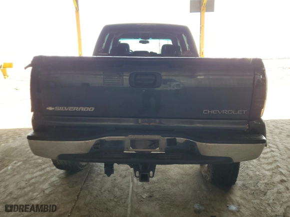 2003 Chevrolet Silverado 1500HD LT with VIN 1GCGK13U33F162400, listed as a Copart auction lot 73840764 with 204,912 mi miles and Salvage Title. Bid and sale history available at carsss.com. Image 6.