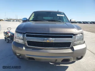 2013 Chevrolet Suburban LT with VIN 1GNSCJE01DR369912, listed as a Copart auction lot 47658125 with 323,425 mi miles and Clean Title. Bid and sale history available at carsss.com. Image 5.