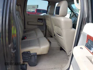 2007 Ford F-150 XLT z VIN 1FTPW12V77KA45172, wystawiony jako IAAI lot #42603092 z przebiegiem 101 887 mil mil oraz . Historia ofert i sprzedaży dostępna na DreamBid. Obrazek 8.