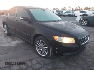 2009 Volvo S40 2.4L with VIN YV1MS390592463604, listed as a IAAI auction lot 41450166 with 95,358 mi miles. Bid and sale history available at carsss.com. Image 1.