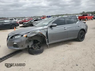 2020 Nissan Altima 2.5 S with VIN 1N4BL4BV7LC117647, listed as a Copart auction lot 48410185 with 71,787 mi miles and Salvage Title. Bid and sale history available at carsss.com. Image 1.