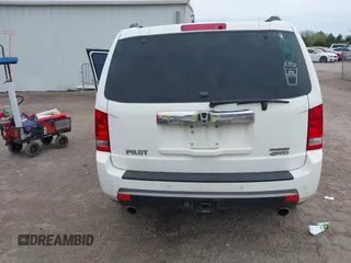 2009 Honda Pilot Touring with VIN 5FNYF48929B032510, listed as a IAAI auction lot 41945923 with 236,256 mi miles and . Bid and sale history available at carsss.com. Image 17.