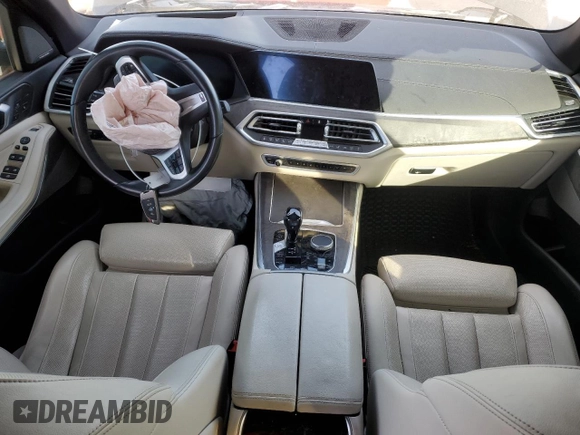 2021 BMW X5 M50i with VIN 5UXJU4C01M9F13949, listed as a Copart auction lot 84485564 with 0 mi miles and Salvage Title. Bid and sale history available at carsss.com. Image 8.