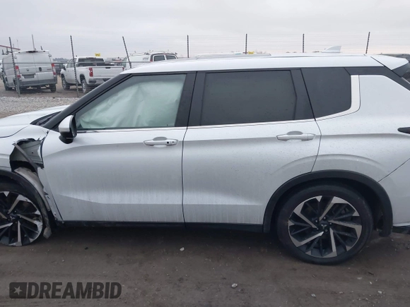2022 Mitsubishi Outlander SE z VIN JA4J4UA8XNZ034643, wystawiony jako IAAI lot #41214966 z przebiegiem 52 827 mil mil oraz . Historia ofert i sprzedaży dostępna na DreamBid. Obrazek 14.