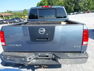 2011 Nissan Titan SL with VIN 1N6AA0EC7BN310833, listed as a IAAI auction lot 40140349 with 230,235 mi miles. Bid and sale history available at carsss.com. Image 17.