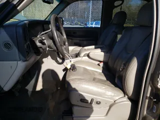 2003 Chevrolet Tahoe LT with VIN 1GNEK13Z83R116540, listed as a Copart auction lot 49790115 with 242,686 mi miles and Non Repairable. Bid and sale history available at carsss.com. Image 7.