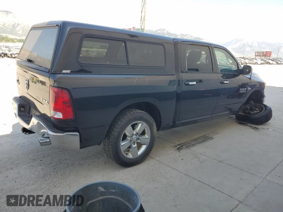 2015 Ram 1500 Big Horn z VIN 1C6RR7LT7FS528456, wystawiony jako Copart lot #61002655 z przebiegiem 111 419 mil mil oraz Szkoda całkowita • Salvage title. Historia ofert i sprzedaży dostępna na DreamBid. Obrazek 3.