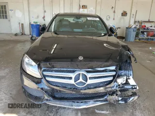 2018 Mercedes-Benz C 300 z VIN 55SWF4JB5JU266535, wystawiony jako Copart lot #61848525 z przebiegiem 121 869 mil mil oraz Szkoda całkowita • Salvage title. Historia ofert i sprzedaży dostępna na DreamBid. Obrazek 5.