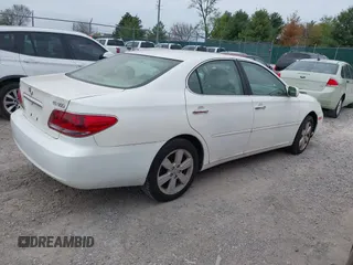 2005 Lexus ES 330 with VIN JTHBA30G355104818, listed as a IAAI auction lot 42068822 with 162,043 mi miles. Bid and sale history available at carsss.com. Image 4.