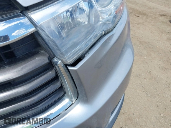 2015 Toyota Highlander XLE z VIN 5TDJKRFH9FS099780, wystawiony jako IAAI lot #42407689 z przebiegiem 159 406 mil mil oraz . Historia ofert i sprzedaży dostępna na DreamBid. Obrazek 18.