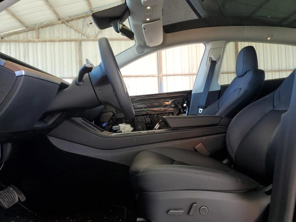 2024 Tesla Model Y Long Range with VIN 7SAYGDEE3RF983588, listed as a Copart auction lot 46408615 with 10,639 mi miles and Salvage Title. Bid and sale history available at carsss.com. Image 7.