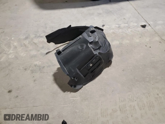 2018 Jeep Renegade Sport с VIN ZACCJBAB2JPH94078, выставлен на аукционе Copart как лот 52787515 с пробегом 21 867 миль миль и Списание • Salvage title. История ставок и продаж доступна на DreamBid. Изображение 13.