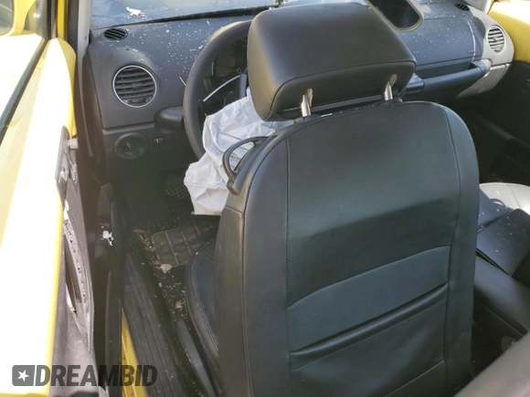 2008 Volkswagen Beetle S z VIN 3VWPW31C58M507697, wystawiony jako Copart lot #52484205 z przebiegiem 130 046 mil mil oraz Tytuł czysty. Historia ofert i sprzedaży dostępna na DreamBid. Obrazek 8.