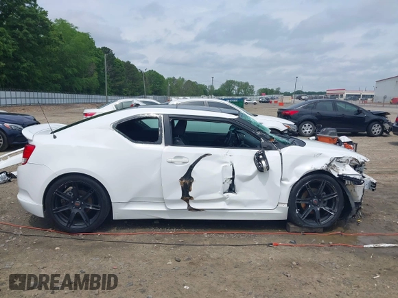 2011 Scion tC z VIN JTKJF5C75B3010638, wystawiony jako IAAI lot #42127293 z przebiegiem 149 320 mil mil oraz . Historia ofert i sprzedaży dostępna na DreamBid. Obrazek 14.