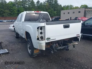 2013 GMC Sierra 2500HD Denali z VIN 1GT125E8XDF238662, wystawiony jako IAAI lot #42253366 z przebiegiem 250 409 mil mil oraz . Historia ofert i sprzedaży dostępna na DreamBid. Obrazek 3.