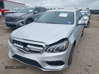 2016 Mercedes-Benz E 350 Luxury z VIN WDDHF8JB5GB217208, wystawiony jako IAAI lot #42200673 z przebiegiem 132 802 mil mil oraz . Historia ofert i sprzedaży dostępna na DreamBid. Obrazek 17.