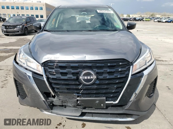 2022 Nissan Kicks S z VIN 3N1CP5BV6NL483232, wystawiony jako Copart lot #54557355 z przebiegiem 31 731 mil mil oraz Szkoda całkowita • Salvage title. Historia ofert i sprzedaży dostępna na DreamBid. Obrazek 5.