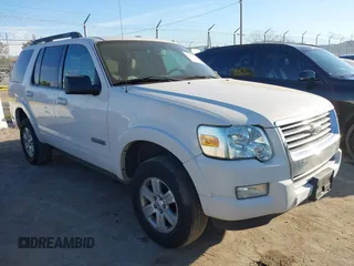 2008 Ford Explorer XLT z VIN 1FMEU63E68UB36363, wystawiony jako IAAI lot #41655419 z przebiegiem 139 448 mil mil oraz . Historia ofert i sprzedaży dostępna na DreamBid. Obrazek 1.