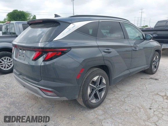 2025 Hyundai Tucson SEL with VIN 5NMJB3DE4SH479841, listed as a IAAI auction lot 42107494 with 15,559 mi miles and . Bid and sale history available at DreamBid. Image 4.