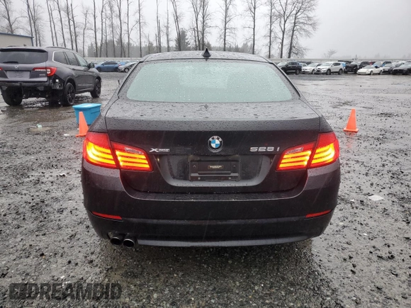 2013 BMW 5 Series 528i xDrive с VIN WBAXH5C59DDW14522, выставлен на аукционе Copart как лот 85875244 с пробегом 106 400 миль миль и Чистый • Clean title. История ставок и продаж доступна на DreamBid. Изображение 6.