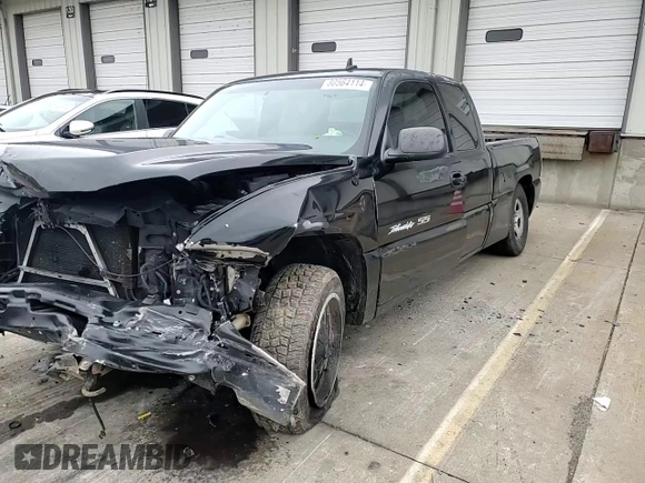 2006 Chevrolet Silverado SS z VIN 2GCEC19N261140999, wystawiony jako Copart lot #80564114 z przebiegiem 221 209 mil mil oraz Szkoda całkowita • Salvage title. Historia ofert i sprzedaży dostępna na DreamBid. Obrazek 11.