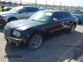2008 Chrysler 300 C with VIN 2C3KK63H28H119526, listed as a IAAI auction lot 41898713 with Not Provided miles and . Bid and sale history available at carsss.com. Image 18.