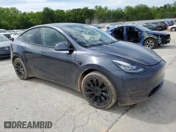 2021 Tesla Model Y Long Range z VIN 5YJYGDEE9MF067651, wystawiony jako Copart lot #55758165 z przebiegiem 61 348 mil mil oraz Czysty tytuł • Clean title. Historia ofert i sprzedaży dostępna na DreamBid. Obrazek 4.
