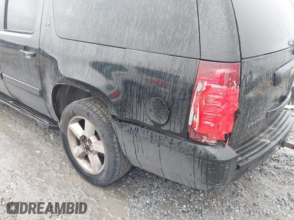 2007 Chevrolet Suburban LT with VIN 3GNFC16J47G118072, listed as a IAAI auction lot 41530035 with Not Provided miles and . Bid and sale history available at DreamBid. Image 6.