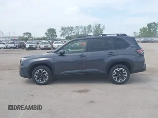 2025 Subaru Forester Premium z VIN JF2SLDDC4SH451241, wystawiony jako IAAI lot #42256273 z przebiegiem 3 108 mil mil oraz . Historia ofert i sprzedaży dostępna na DreamBid. Obrazek 14.