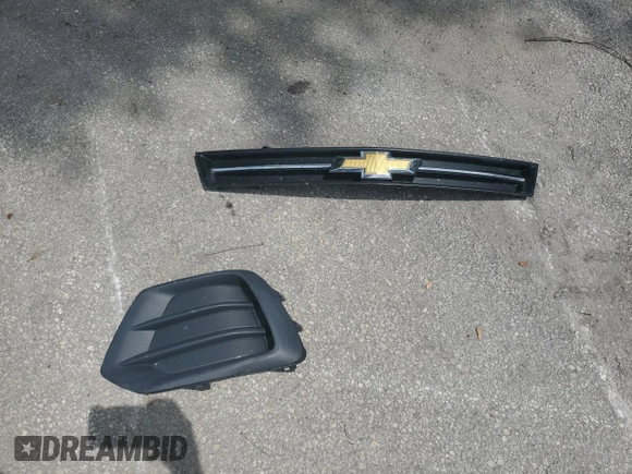 2022 Chevrolet Trax LS z VIN KL7CJKSM7NB530318, wystawiony jako Copart lot #58771845 z przebiegiem 35 691 mil mil oraz Nie do naprawy • Non repairable. Historia ofert i sprzedaży dostępna na DreamBid. Obrazek 13.