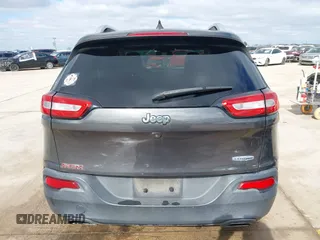 2016 Jeep Cherokee Latitude with VIN 1C4PJLCS2GW190322, listed as a IAAI auction lot 41290901 with 118,513 mi miles. Bid and sale history available at carsss.com. Image 17.