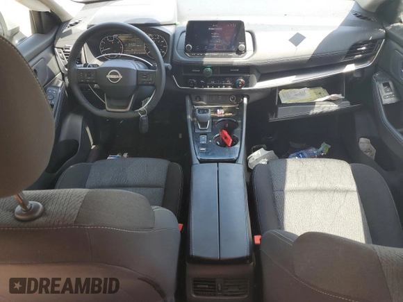 2025 Nissan Rogue SV with VIN 5N1BT3BA5SC813290, listed as a Copart auction lot 53841205 with 8,416 mi miles and Salvage Title. Bid and sale history available at DreamBid. Image 8.