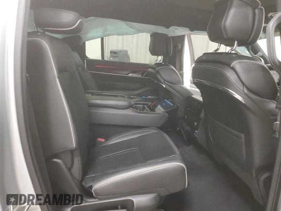 2023 Jeep Grand Wagoneer Series II with VIN 1C4SJSFP2PS556878, listed as a Copart auction lot 83029574 with 34,592 mi miles and Salvage title. Bid and sale history available at DreamBid. Image 11.