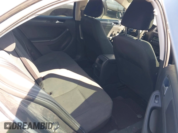 2014 Volkswagen Jetta S with VIN 3VW2K7AJ8EM231345, listed as a IAAI auction lot 42583321 with 129,988 mi miles and . Bid and sale history available at DreamBid. Image 8.